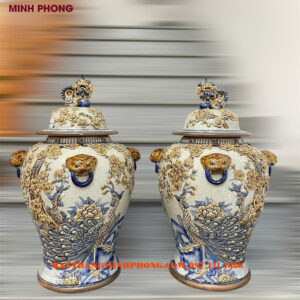 Chóe bày phong thủy men rạn công đào đắp nổi